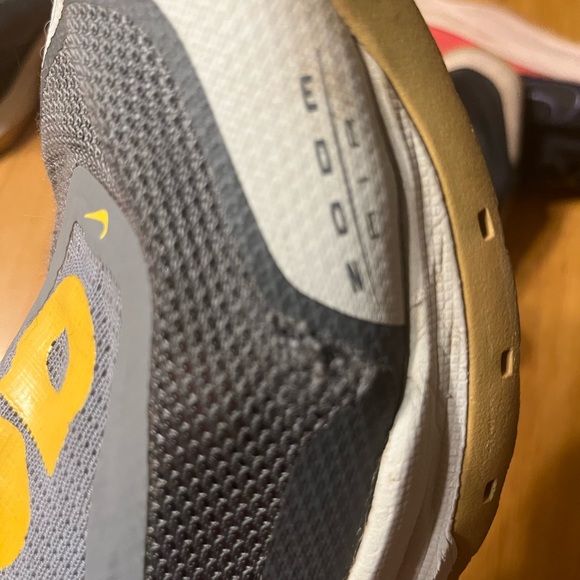 Nike ACG Zoom Air AO bundle with Black Laser Crimson and Grey Metallic Silver - Picture 8 of 10